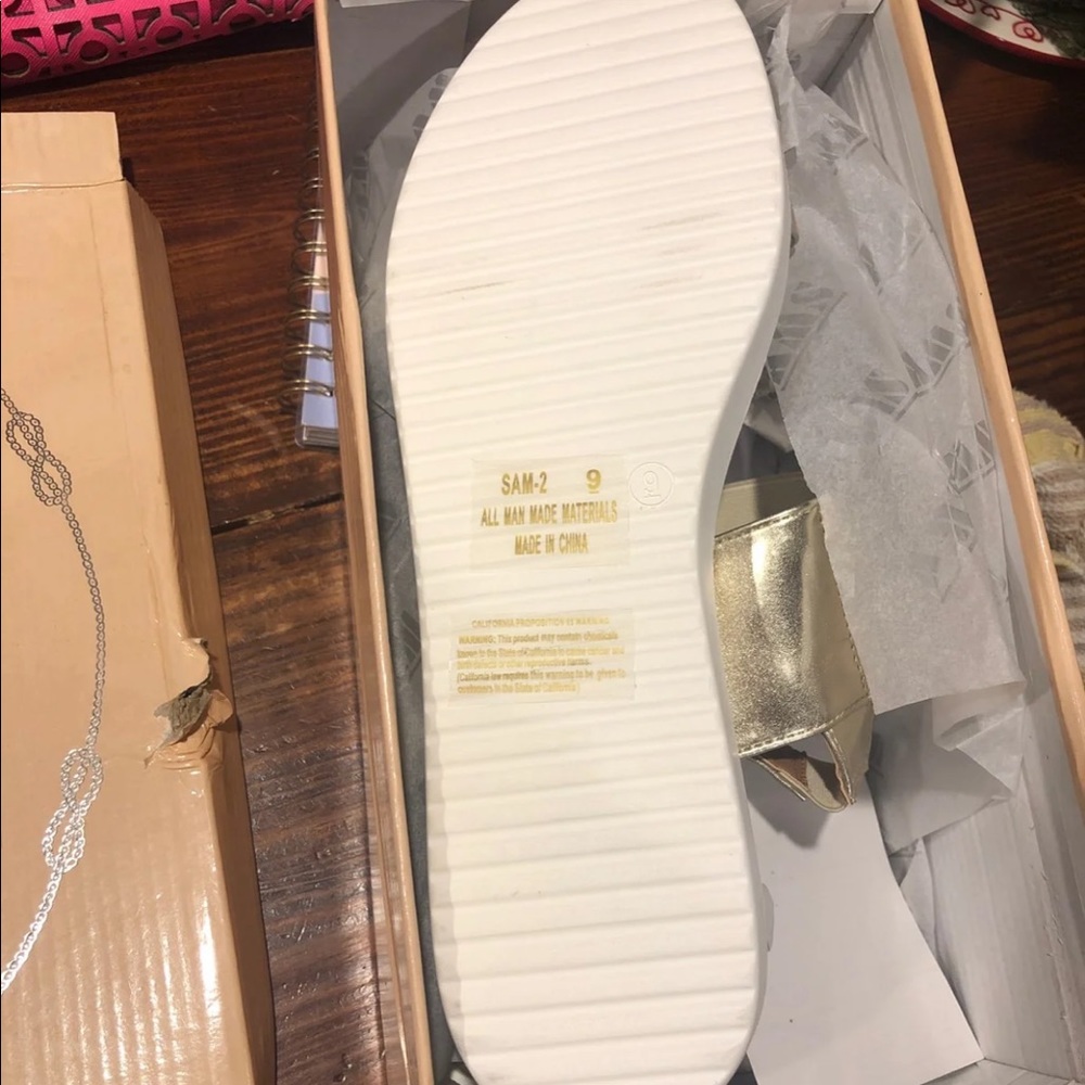 Sandals - Picture 5 of 5